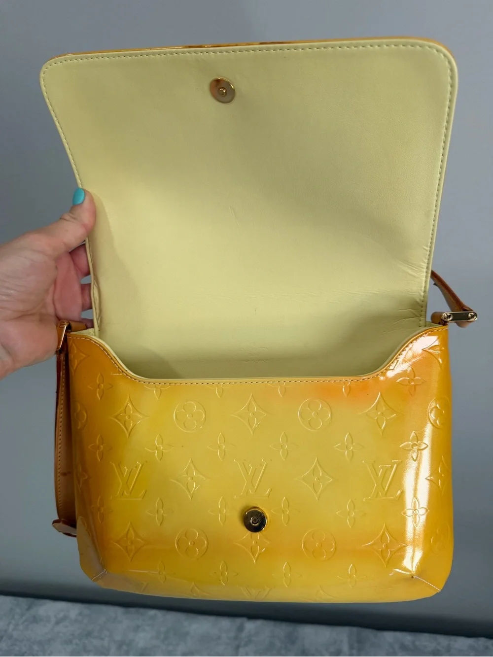 Louis Vuitton Monogram yellow Vernis Thompson Street shoulder bag